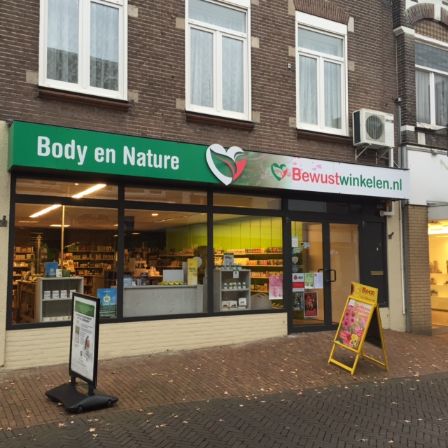 holland-pharma-gevel-body-en-nature-bewustwinkelen-axel